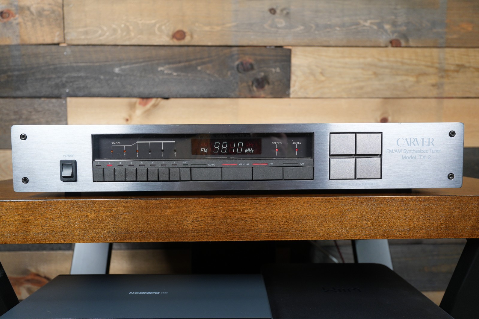 Carver AM/FM Synthesized Tuner Model TX-2 - Tested, Clean, 100% Functional