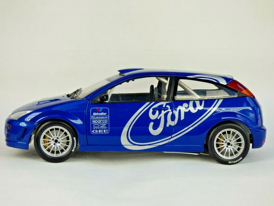 AutoArt Ford Focus WRC 1:18 1999 презентация автомобиля синий ралли коллекционная игрушка - Изображение 3 из 4