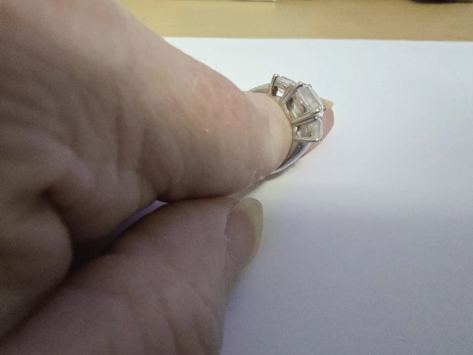 14K White Gold 3 CZ stones In Excellent Condition Vintage/estate Mkd 14K DQCZ - Image 4 of 4