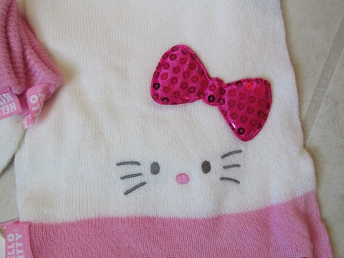 NEW Hello Kitty Knit Girls Beanie Hat, Gloves & Scarf Set White w Light Pink - Picture 4 of 4