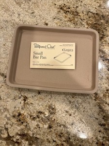 Pampered Chef Family Heritage Classics Collection Small Bar Pan