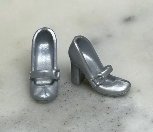 Vintage *Barbie* Shoes ~Silver Mary Jane Round Toe Pumps, Chunky High Heels