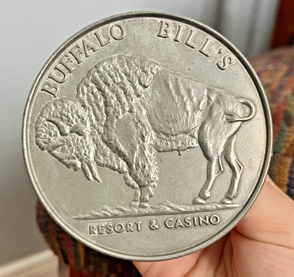 Lote De Colección Búfalo/Bisonte/11 Artículos Schleich y Alemania Occidental Estatuillas, Prendedores y Más Foto 3 de 4