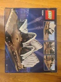 LEGO Creator Expert: Sydney Opera House 10234 Brand NEW Factory Sealed Retired!