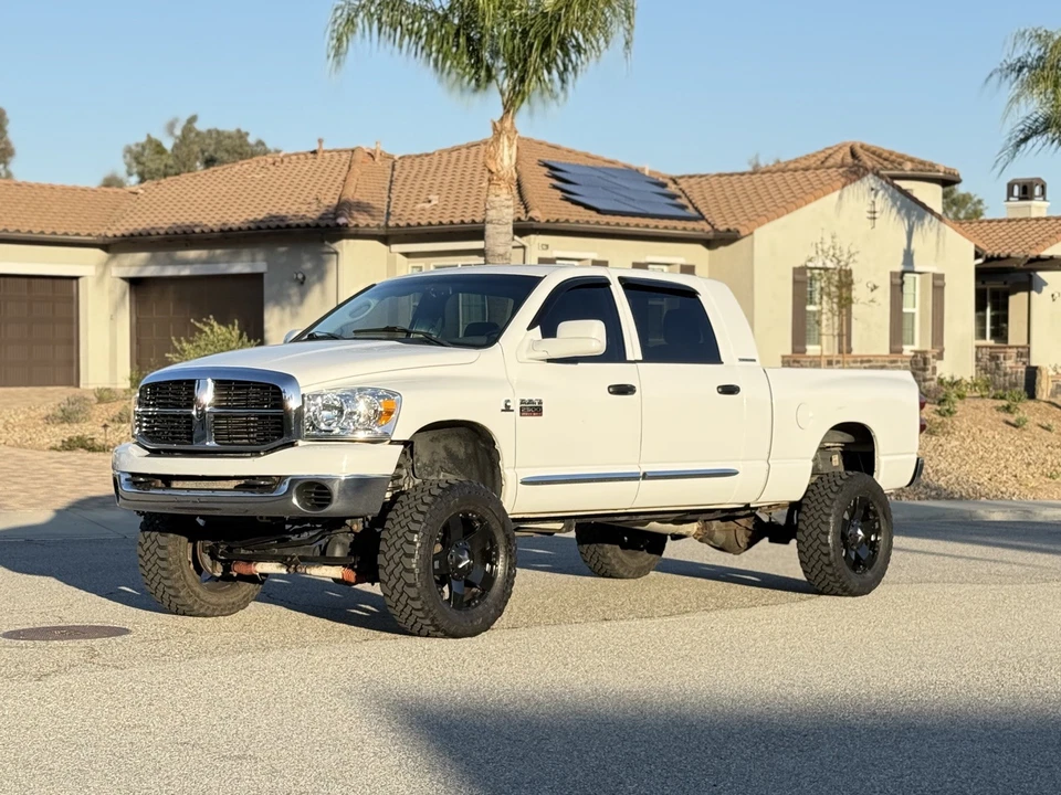 2008 Dodge Ram 2500/3500 Mega Cab Manual Flip-Up Trailer Tow Mirrors Pair White  - Image 2 of 4