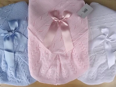 Portugiesisch Baby gehäkelt gestrickt rosa weiß blau Schal getauft 100x100cm verpackt
