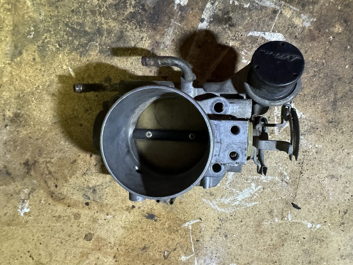 OEM 1991-1992 TOYOTA LAND CRUISER 4.0L FJ80 THROTTLE BODY OEM 1991-1992 TOYOTA LAND CRUISER 4.0L FJ80 THROTTLE BODY