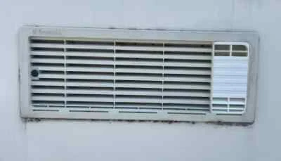 Copertura Camino per griglia di ventilazione Frigorifero LS 100 Dometic Camper