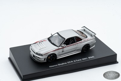 AUTOart NISSAN GT−R TEST CAR #230 AUTOart Signature 1/18 Nissan Skyline GT-R R35 Test Car #230