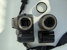 Olympus Evolt E-500 8.0MP Camera with 14-45mm Lens Battery, Strap and Charger