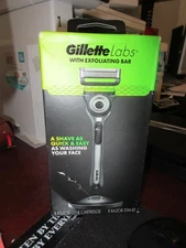 Gillette Labs Razor with Exfoliating Bar - 1 Razor, 1 Cartridge, 1 Razor Stand