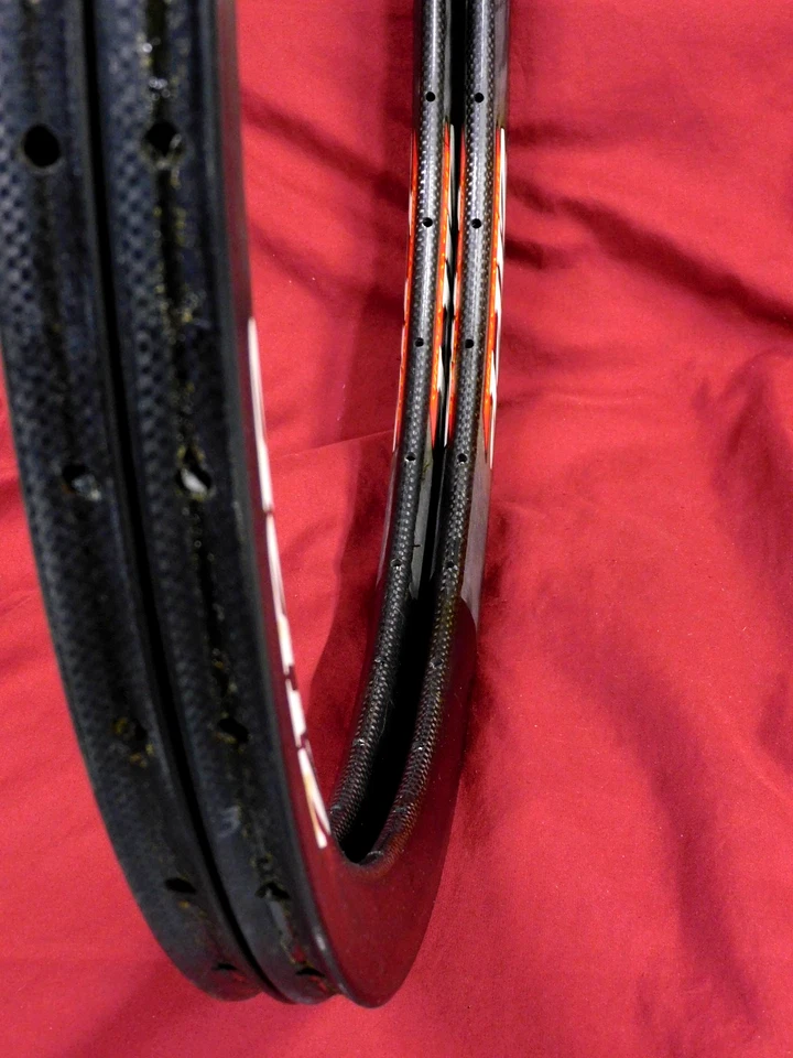 2 Zipp Speed Weaponry VcLc Carbon Tubular Rims 32 Holes @ 280 grams each - Image 2 of 4