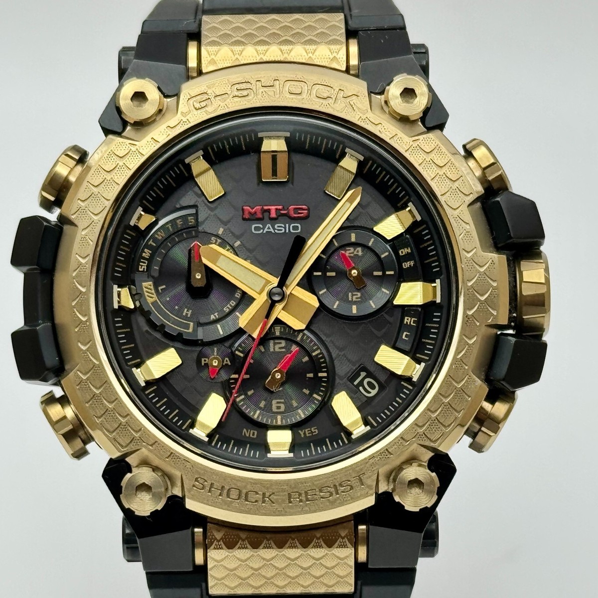 時計 G-SHOCK MTG-B3000CXD-9AJR Near Mint CASIO G-SHOCK MT-G MTG-B3000CXD-9AJR Golden Dragon