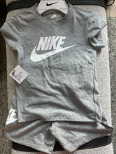 Nike Boys Size 5 Gray Heather T-shirt Fleece Shorts Set NWT