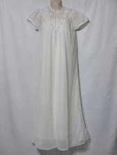 VINTAGE SUZY STAR JUNIOR SZ 7 PEIGNOIR SET BRIDAL WHITE FULL LENGTH NYLON GOWN
