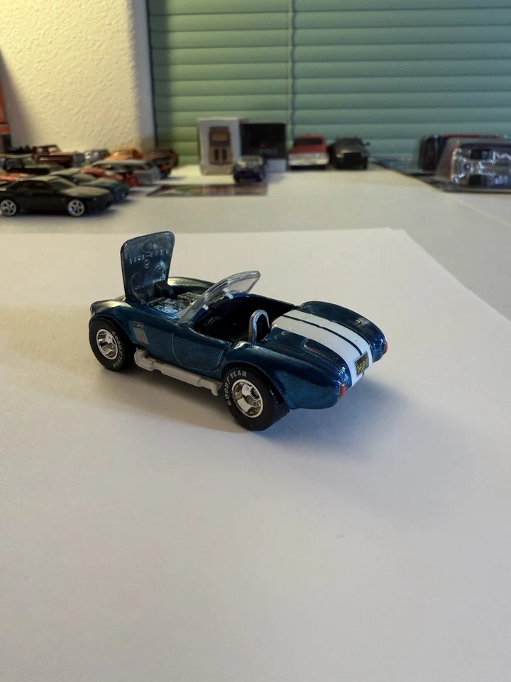 Hot Wheels Carol Shelby Legends Cobra 427 SC Suelto Foto 2 de 4