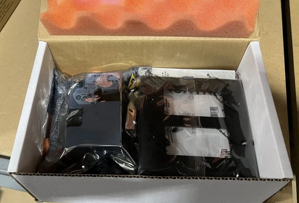 Controlador Ethernet BSS Soundweb Contrio EC-8BV negro BSSEC8BV-BLK-M 8 botones Foto 2 de 4