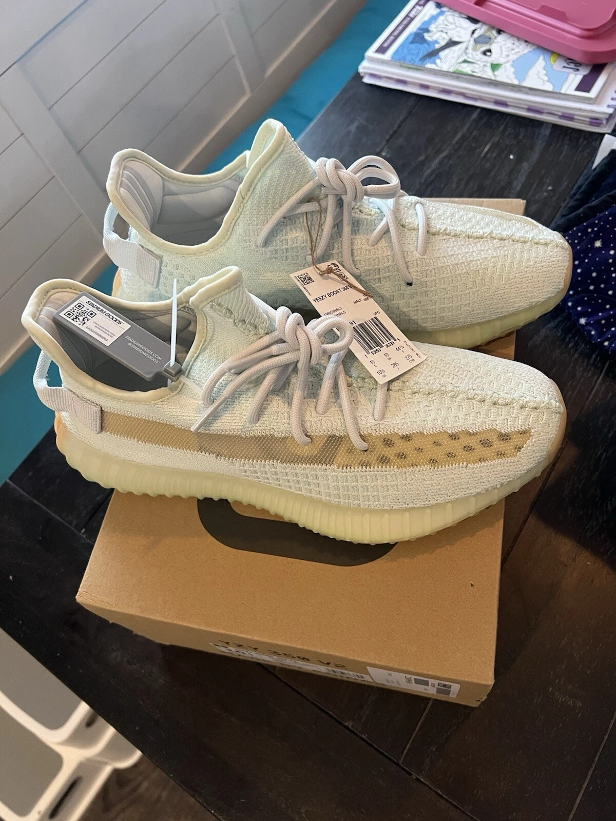 Taglia 10.5 Adidas Yeezy Boost 350 V2 Low Hyperspace