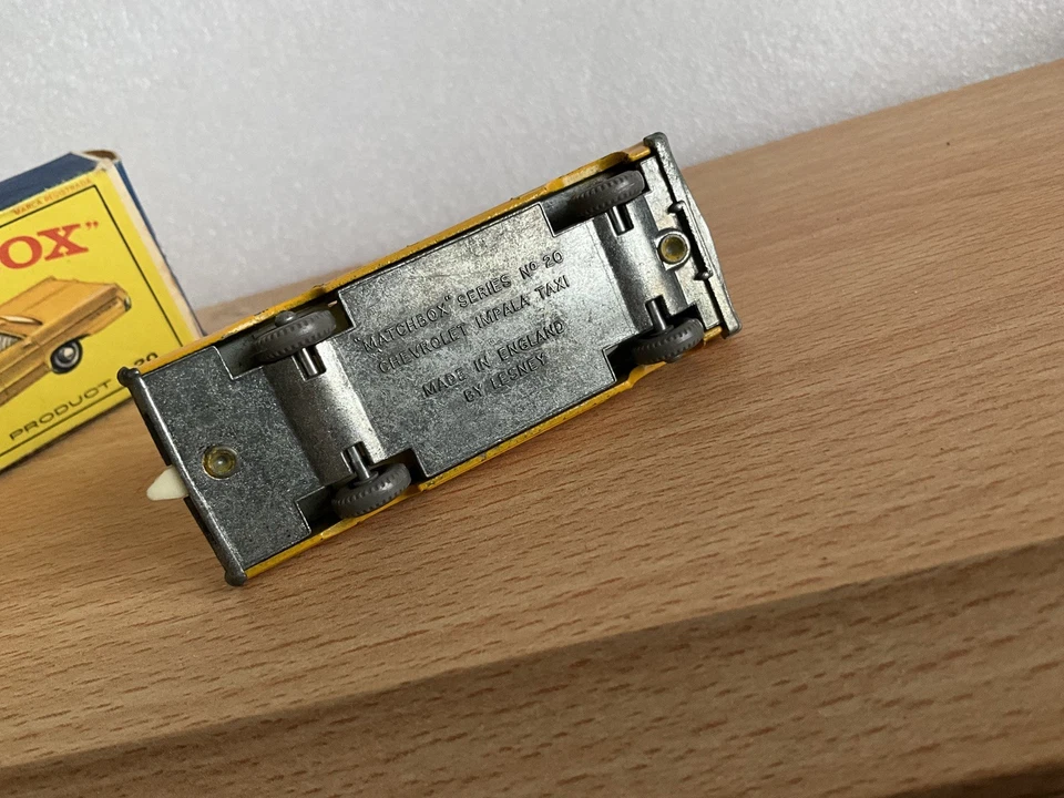 VINTAGE MATCHBOX LESNEY No.20c CHEVROLET IMPALA TAXI SUPER RARE GPW 1965 - Image 4 of 4