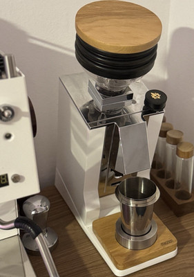 Eureka Mignon Single Dose Kaffeemühle - Weiß Holz Edelstahl mit Zubehör