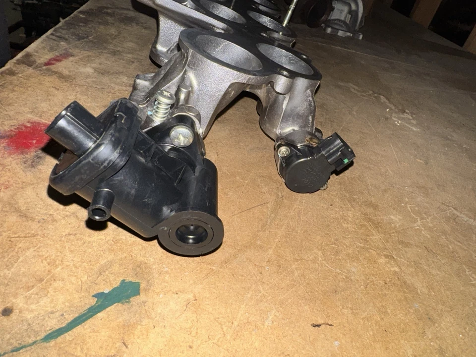 Lower Intake Manifold With Intake Runner Control For 2015 Lexus GS300 - Image 2 of 4