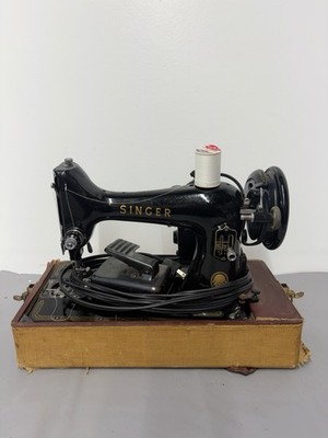 Singer Sewing Machine Model 99- AM w/ Foot Pedal - Portable - Case