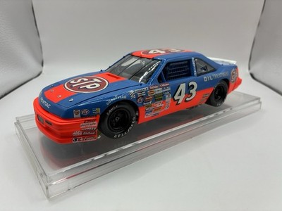 Custom 1/25 Plastic Nascar Model #43 STP Richard Petty w/ Case 