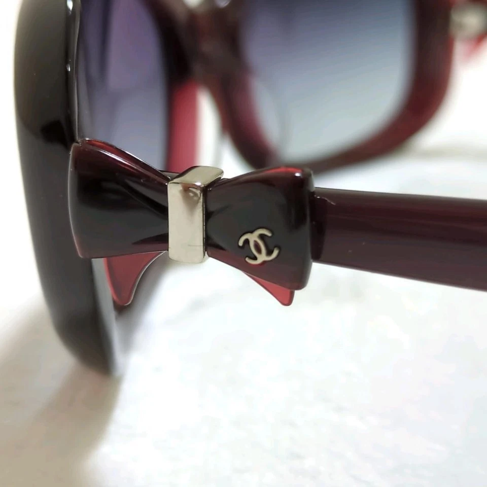 Gafas de sol CHANEL rojas con logo marca Coco 5170-A mujer buen estado en estuche Foto 3 de 4