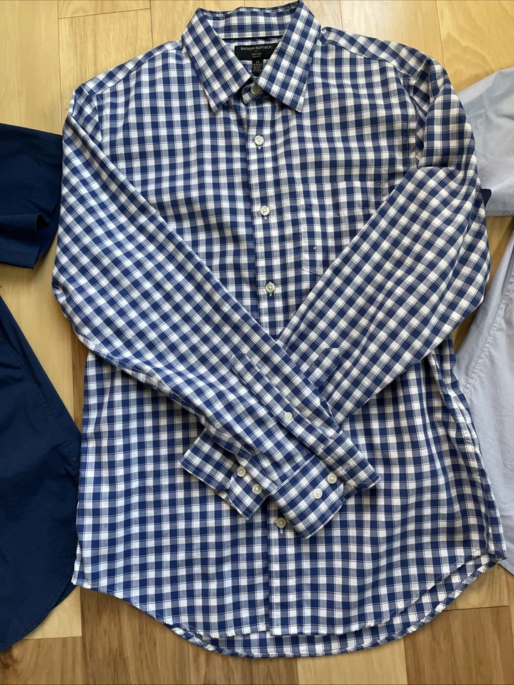 Banana Republic Slim Fit Men's Button Up Dress Shirt Lot (3) - Image 4 of 4