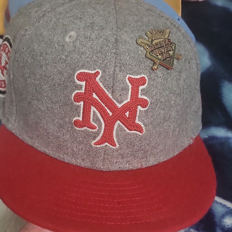 New Era Gray/Red New York Giants Fitted Cap "Legends Never Die" Pin 7.5