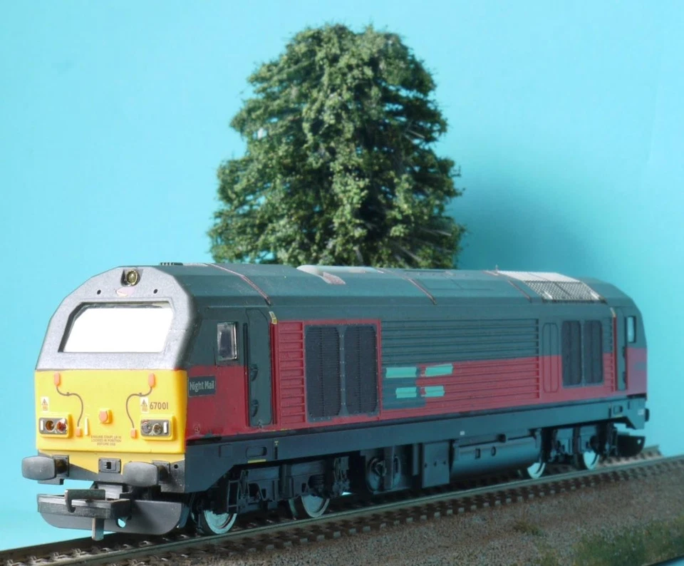 LIMA L205261 CLASS 67 DIESEL DCC FITTED + LIGHTS + CAN MOTOR REPAINT RES LIVERY - Image 2 of 4
