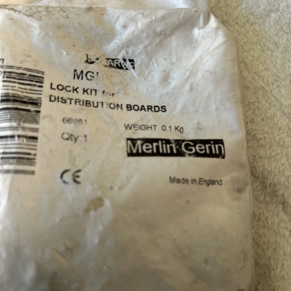 Merlin Gerin MGBL ISOBAR 4C Series Door Lock Kit Brand New In Bag - Image 2 of 3