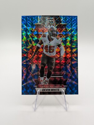 Devin White 2023 Panini Mosaic Reactive Blue Prizm #231 Buccaneers