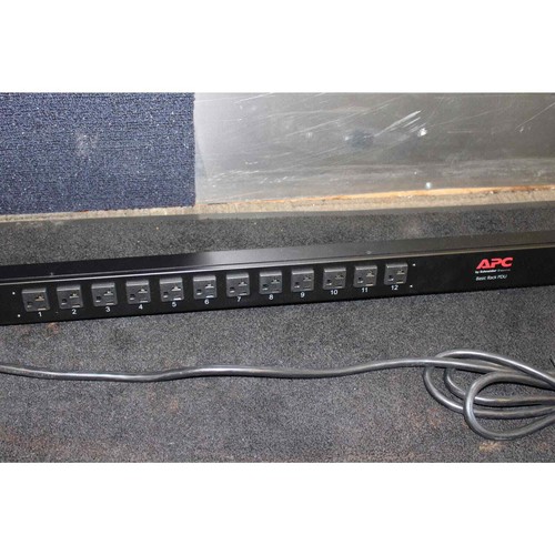 Schneider APC AP7530 24 Outlets Power Strip Rack - Picture 3 of 10