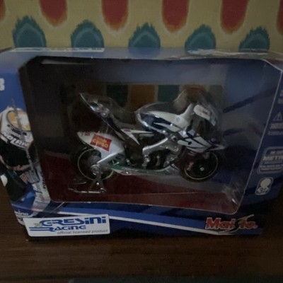 Maisto Gresini Racing Honda 1:18 Diecast Motorcycle White Blue Green Official