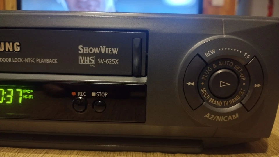 SAMSUNG SV-625X VIDEOREGISTRATORE VHS 6 TESTINE STEREO REVISIONATO + TELECOMANDO - Immagine 4 di 4