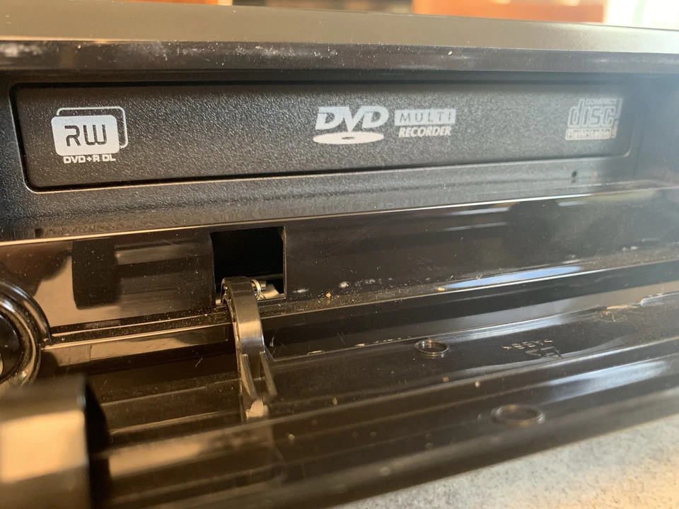 eMachines EL1331-03 1.8GHZ 2GB RAM DVD DesktopTower PC - Image 3 of 4