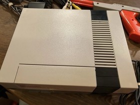 Nintendo Entertainment System NES Bundle Mario/Duck Hunt Controller Zapper Cords