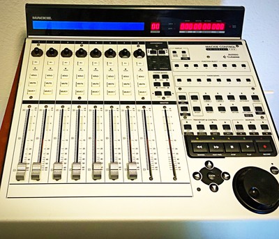 MCU Mackie Control Universal Pro DAW MIDI Control Surface