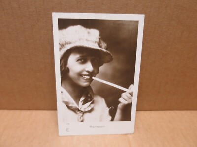 MISTINGUETT ACTRESS SINGER SHOW smoking pipe
