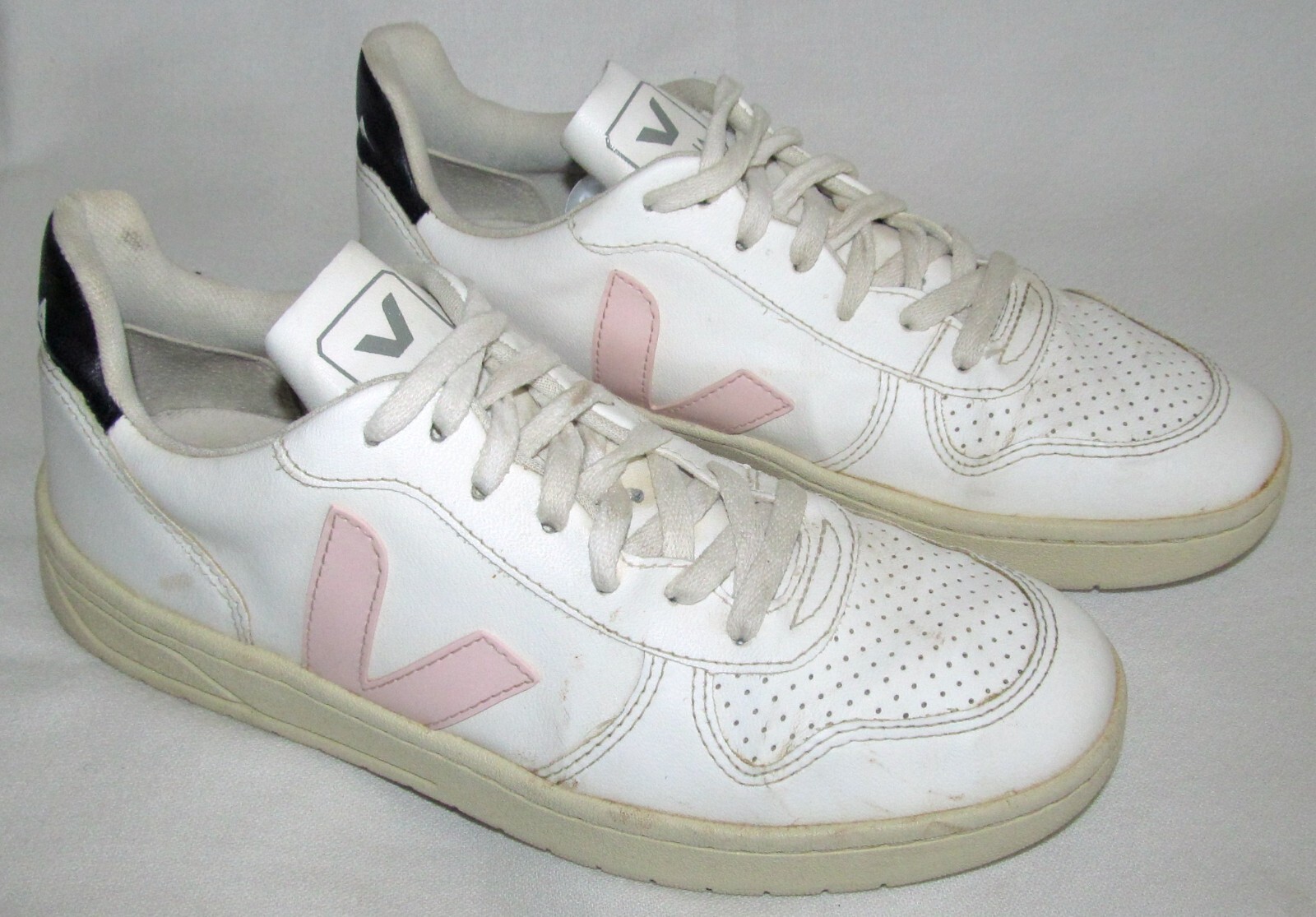 VEJA White Pink Black Lo Top Vegan Leather Lace Up Sneakers Shoes