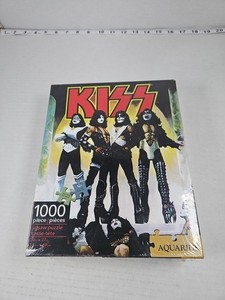 ジグソーパズル KISSLove Gun1000 Piece Jigsaw Puzzle KISS Love Gun