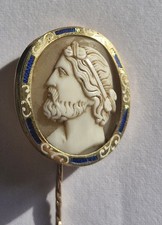 Epingle à cravate en or Camée