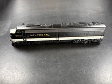 HO Scale Proto 2000 E8/9 Southern #6910 with DCC