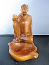 Vintage hand made wooden ashtray / wooden carving figurine (18 cm x 18 cm)