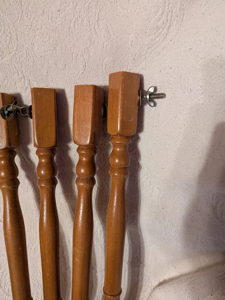   Juegos de 4 patas de mesa/banco torneadas de madera de pino salvamento Foto 2 de 4