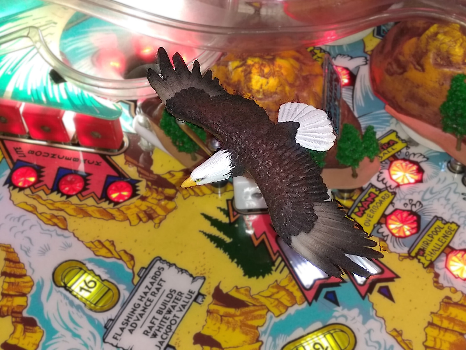 Aigle WH2O en relief pour flipper Williams White Water 1992 décor de plateau 3D