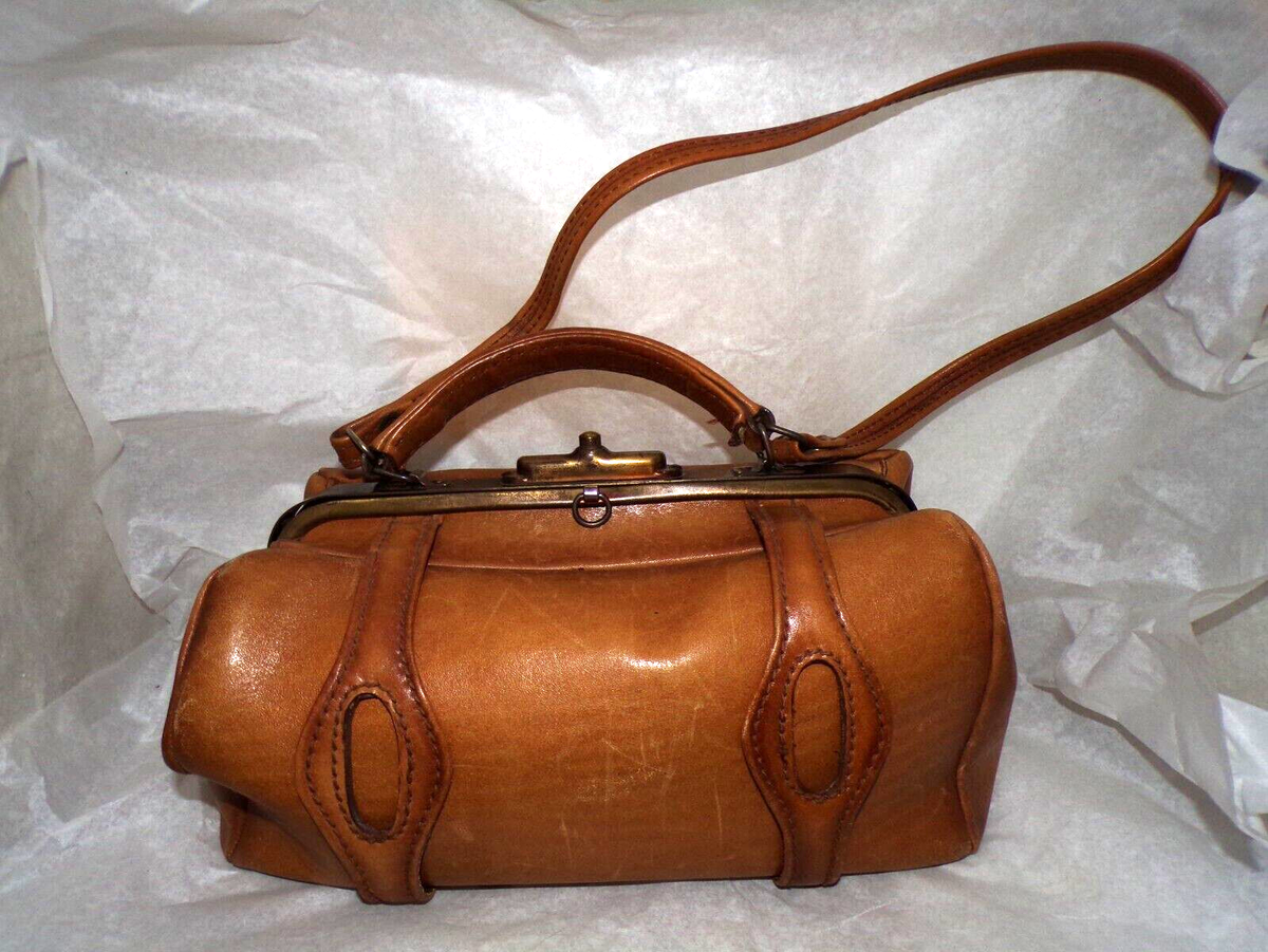 Arthur & Aston Portefeuille Arthur et Aston en cuir ref 41180 noi Noir - Sacs Po Arthur & Aston Portefeuille Arthur et Aston en cuir ref 41180 noi Noir - Sacs Po