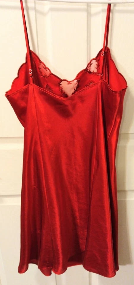 Lord & Taylor Rojo Satén Bebé Muñeca Ropa de Dormir Talla Grande Satinado Vestido Foto 2 de 4