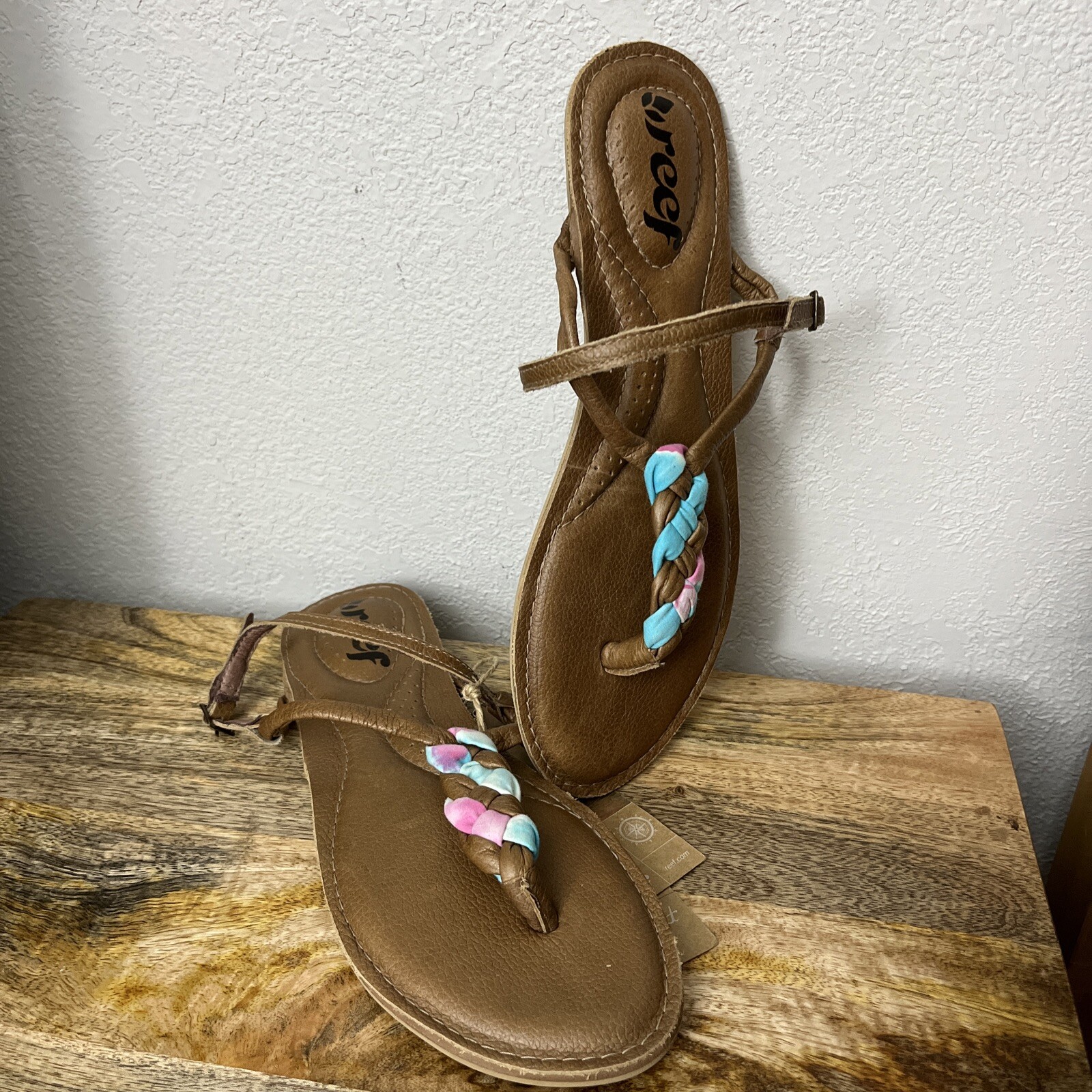 Reef Woman’s Sz 9 Mayan Sunlight Brown Buckle Leather T Strap Sandals New